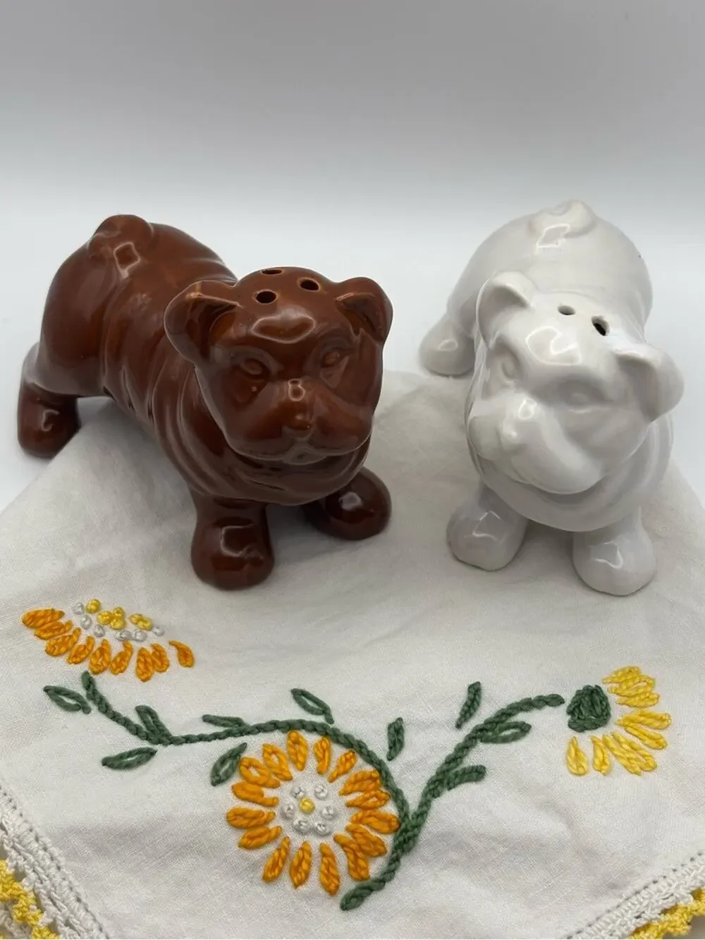 Ceramic Bulldog Salt & Pepper Shaker Set Brown & White Dog Kitchen Decor